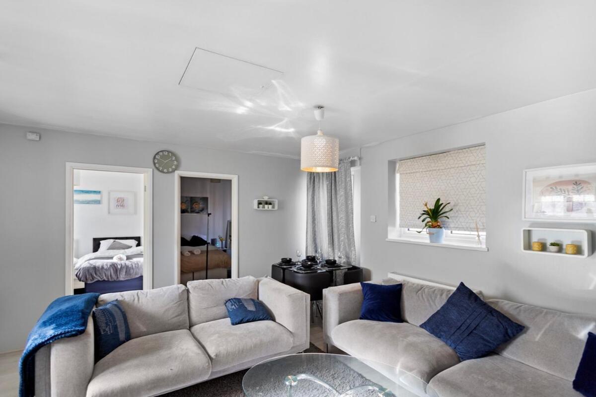 Cozy 3-bed 2bath House Near Lcy & Excel Sleeps 6